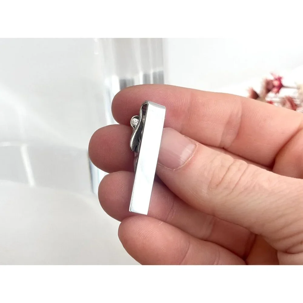 Minimalist 80's Style Smooth Silver Toned Vintage Men's Tie Bar | Tie Clip